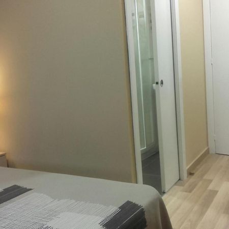 Pension Avenida Vilafranca del Penedès Cameră foto