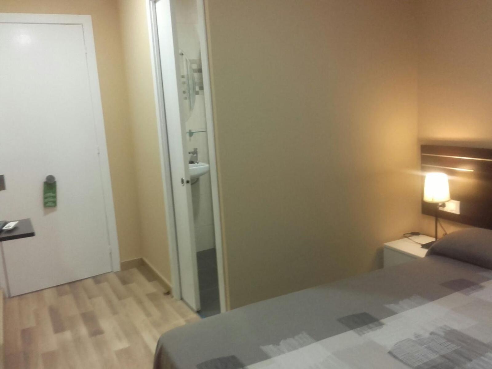 Pension Avenida Vilafranca del Penedès Cameră foto